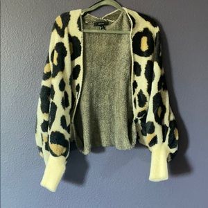 Leopard oversized sleeves sweater